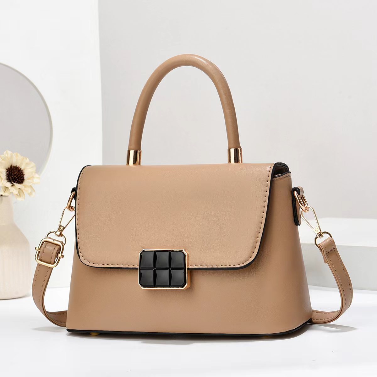 IVORIA Modena Urban Leather Flap Shoulder Bag